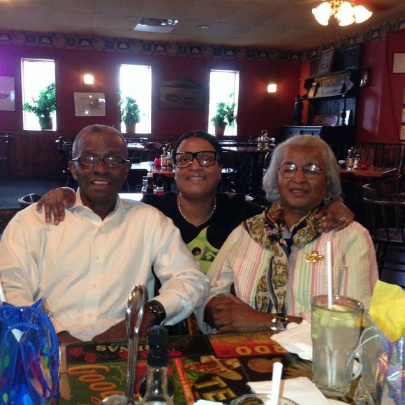 Meet your Posher, Sharon - Picture 1 of 1